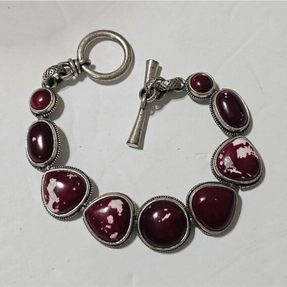 Lucky Brand Burgundy Marbled Stone Silver Tone Toggle Bracelet Bird Detail 8in